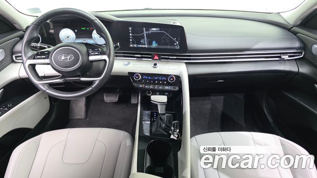 Hyundai Avante — interior