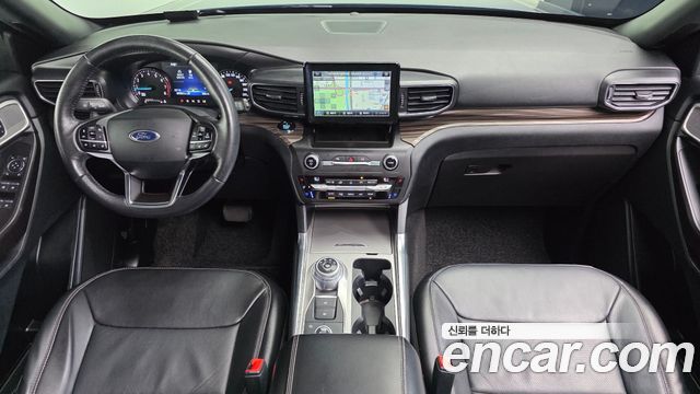 Ford Explorer — interior