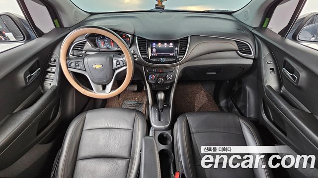 Chevrolet Korea Trax — interior