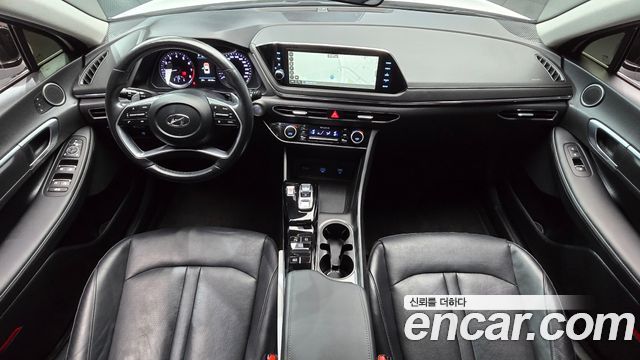 Hyundai Sonata — interior