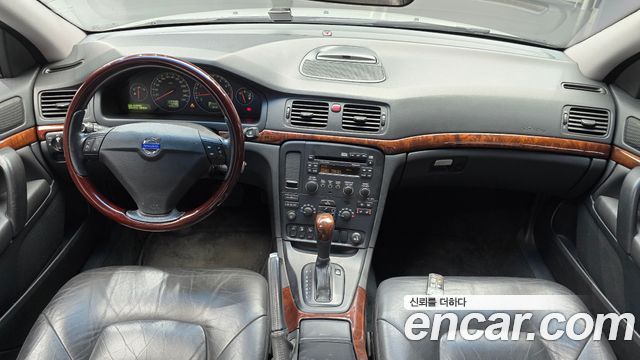 Volvo S80 — interior