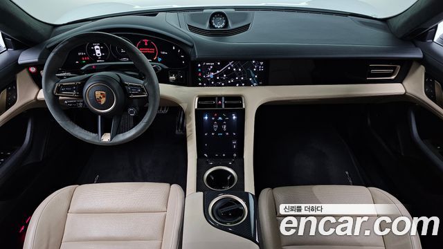 Porsche Taycan — interior