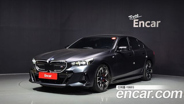 BMW i5 — exterior