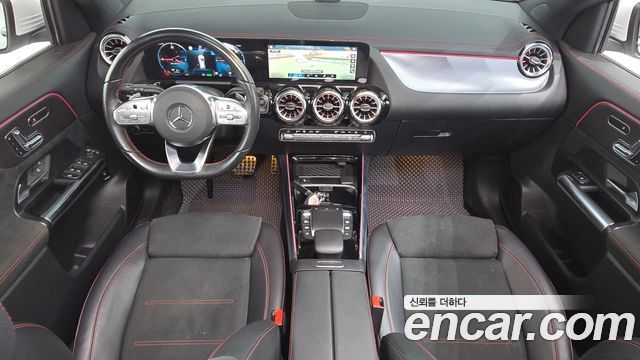 Mercedes-Benz EQA — interior