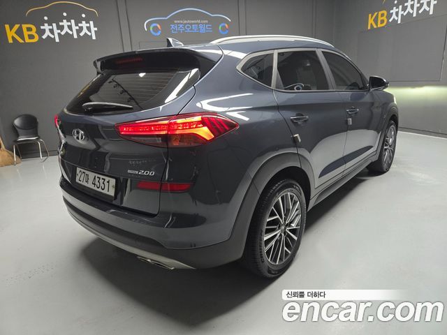 Hyundai Tucson — interior
