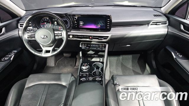 Kia K5 — interior