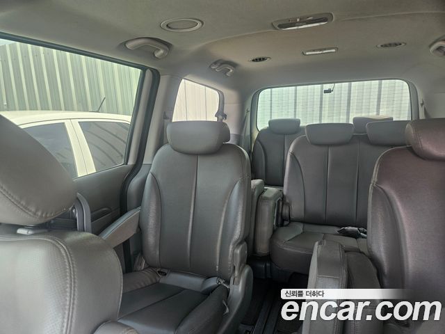 Kia Carnival — interior