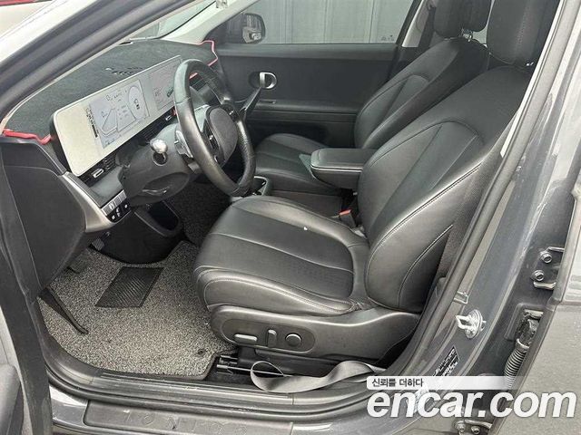 Hyundai IONIQ 5 — interior