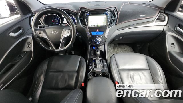 Hyundai Santa Fe — interior
