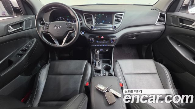 Hyundai Tucson — interior