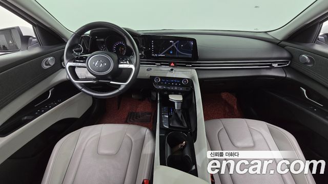 Hyundai Avante — interior