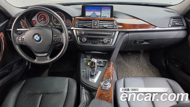 BMW 3 Series — interior