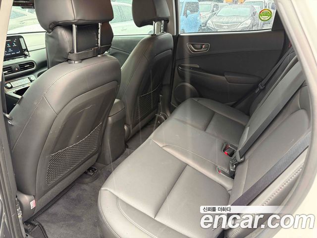 Hyundai Kona — interior
