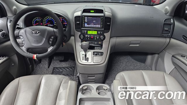 Kia Carnival — interior