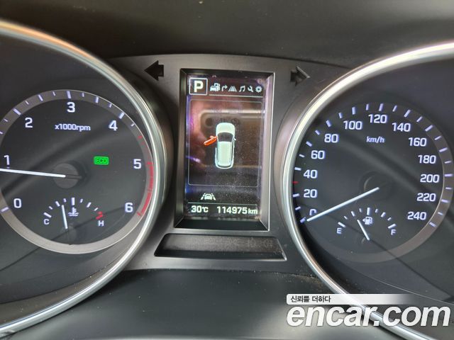 Hyundai Santa Fe — interior