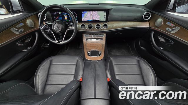 Mercedes-Benz E-Class — interior
