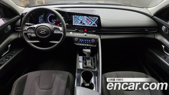 Hyundai Avante — interior