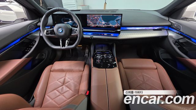 BMW i5 — interior