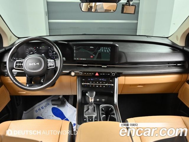 Kia Carnival — interior