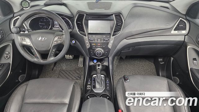 Hyundai Santa Fe — interior
