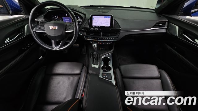Cadillac CT4 — interior