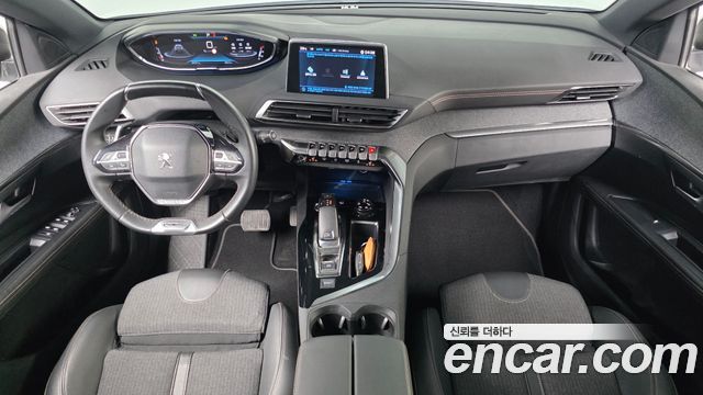 Peugeot 5008 — interior