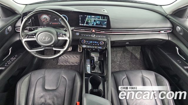 Hyundai Avante — interior