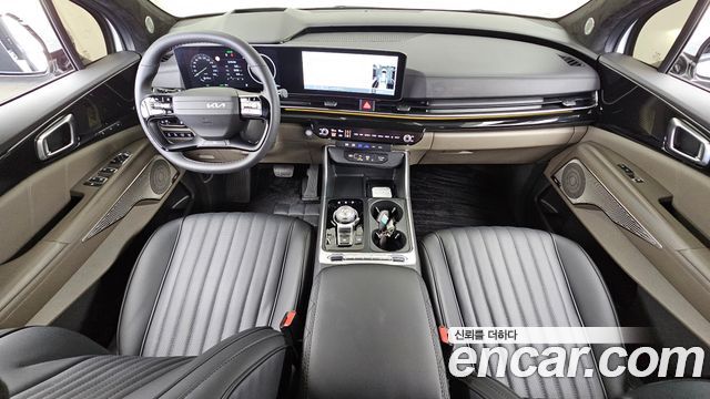 Kia Carnival — interior