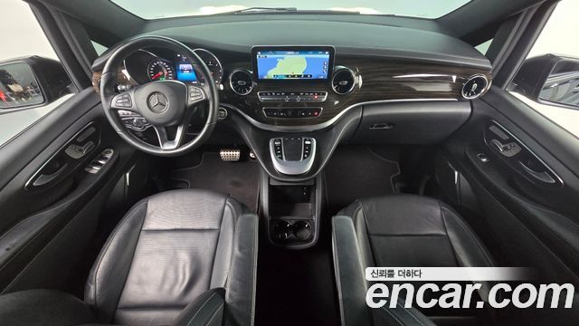 Mercedes-Benz V-Class — interior