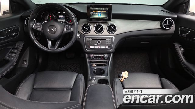 Mercedes-Benz CLA-Class — interior