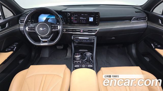 Kia K5 — interior