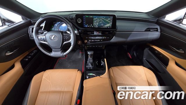 Lexus ES — interior