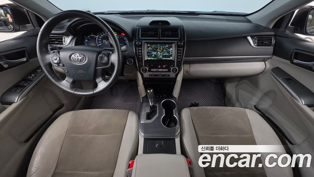 Toyota Camry — interior