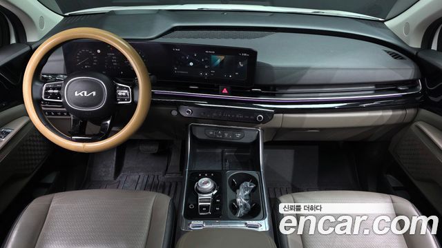 Kia Carnival — interior