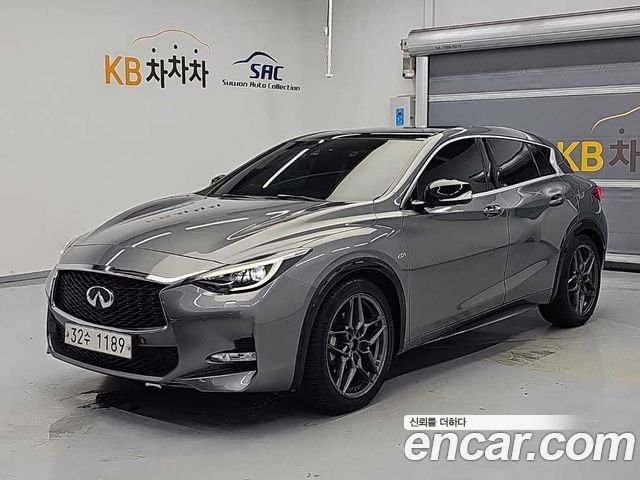 Infiniti Q30 — exterior