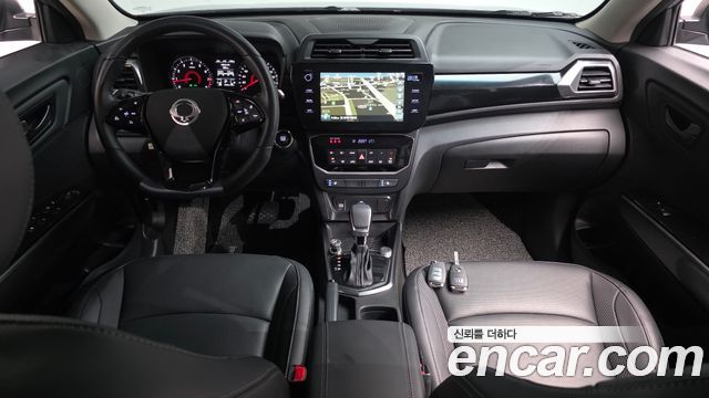 KG Mobility Tivoli — interior