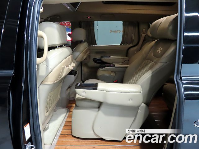 Kia Carnival — interior