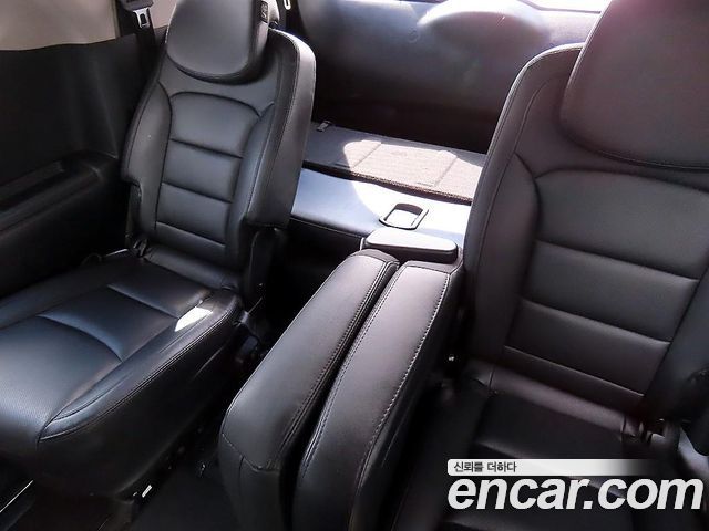 KG Mobility Korando — interior