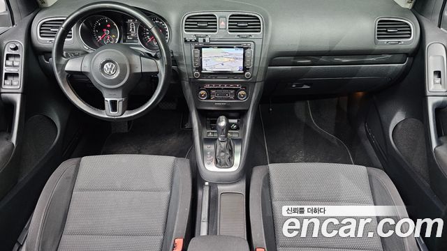 Volkswagen Golf — interior