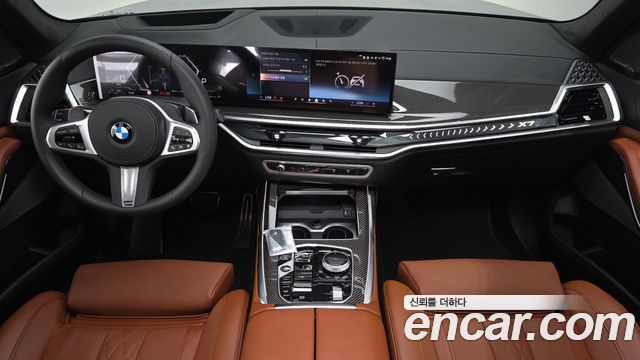 BMW X7 — interior