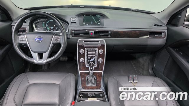 Volvo S80 — interior