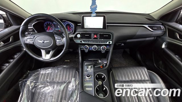 Genesis G70 — interior