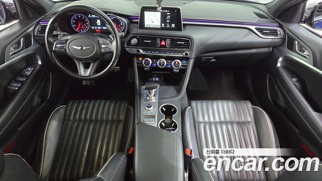 Genesis G70 — interior