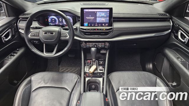 Jeep Compass — interior