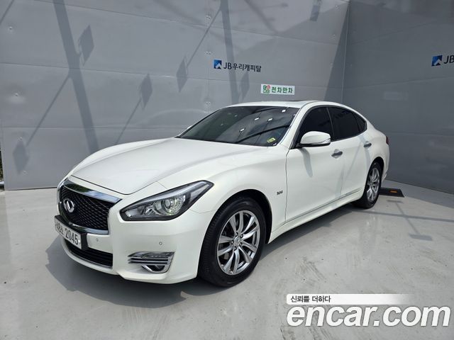 Infiniti Q70 — exterior