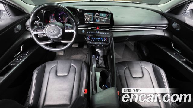 Hyundai Avante — interior
