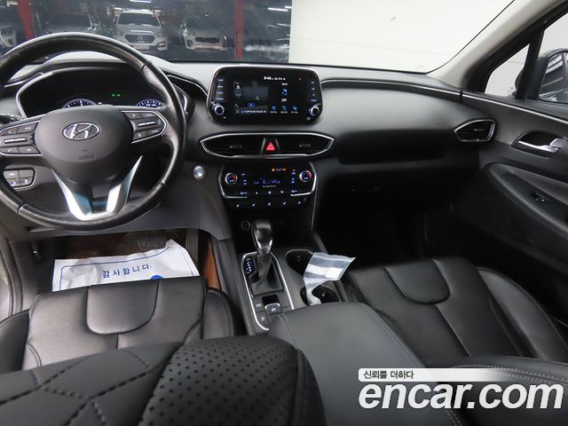 Hyundai Santa Fe — interior