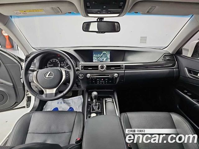 Lexus GS — interior