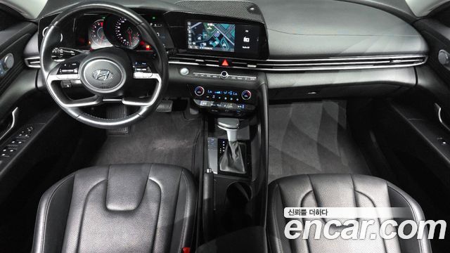 Hyundai Avante — interior