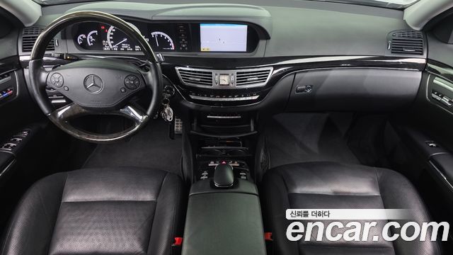 Mercedes-Benz S-Class — interior